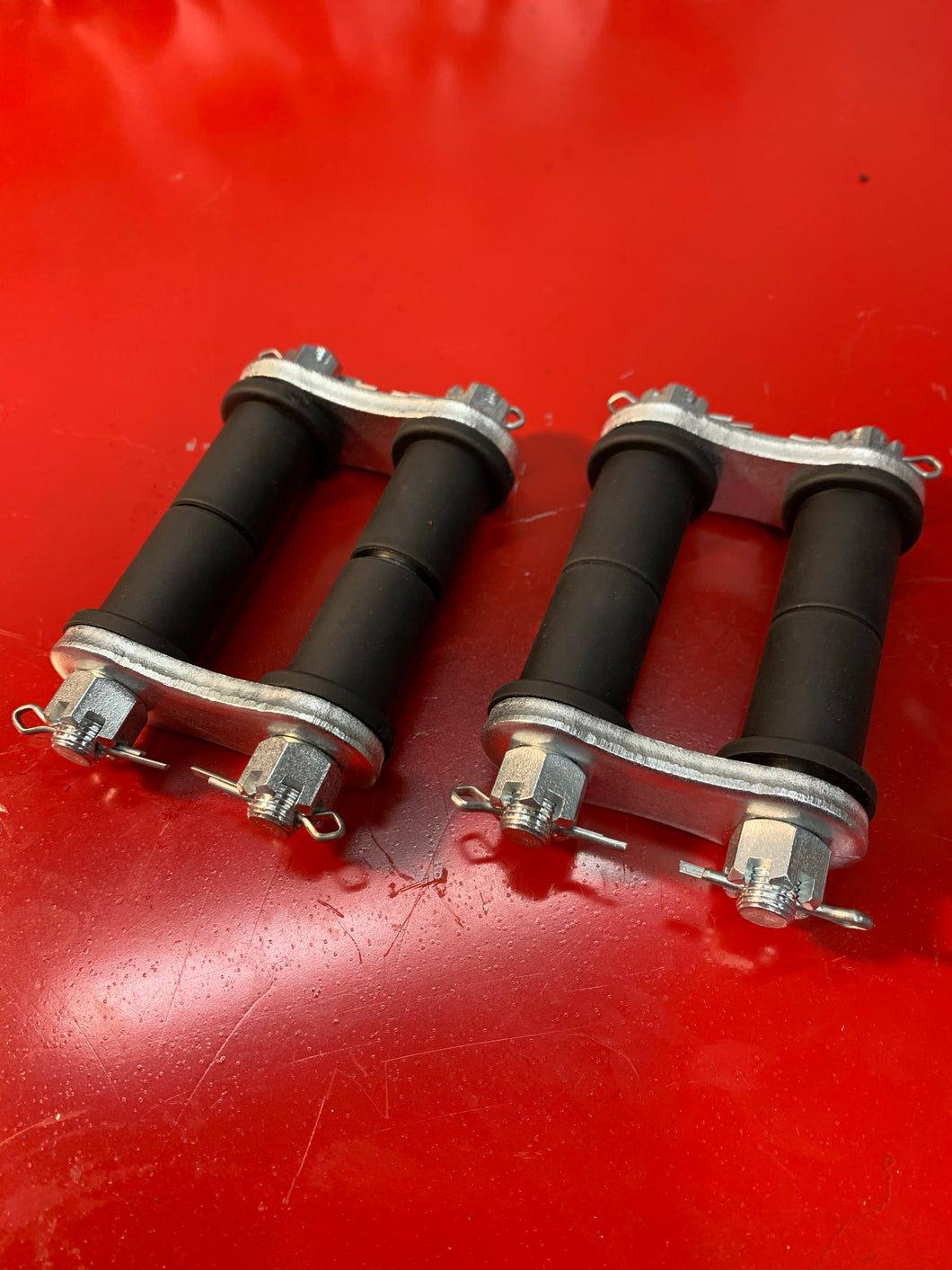 2 1/4 traditional early ford rear shackles square keyed with nylon bushings
