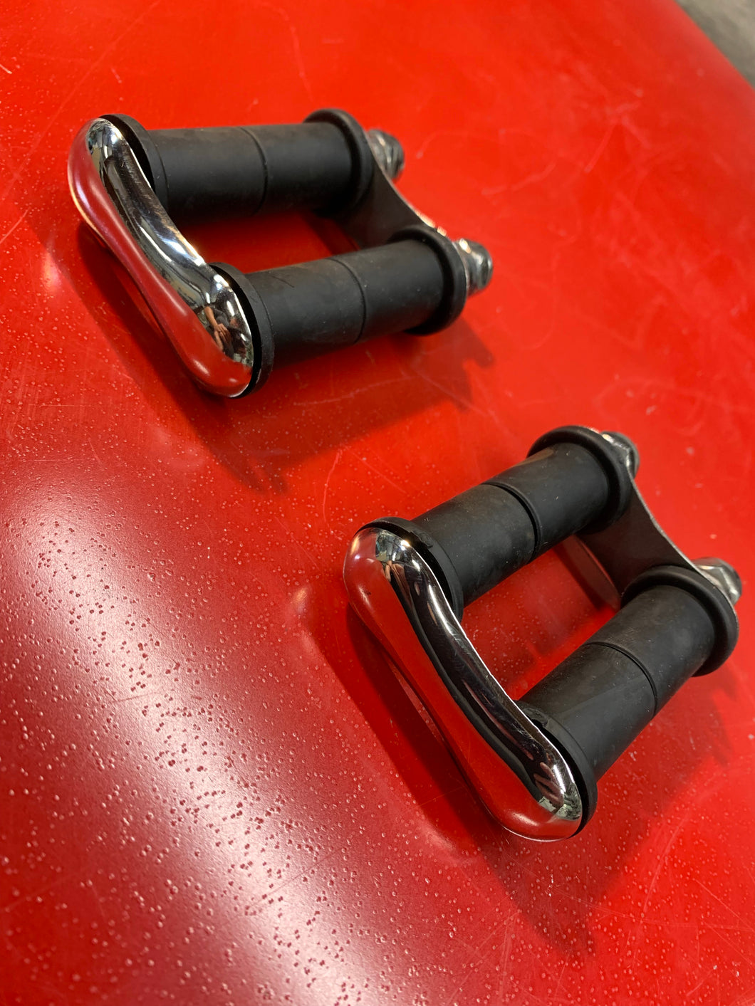 Gt2 (2) 2 1/4 polished stainless shackles